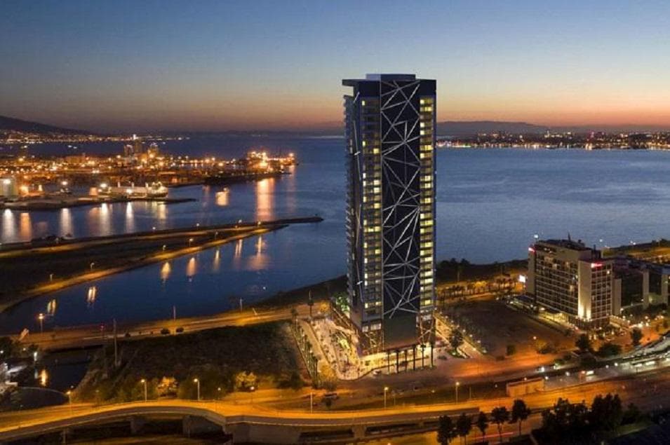 İzka Port